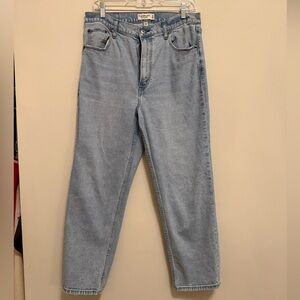 Abercrombie & Fitch Ankle Straight Ultra High Rise Jean - Curve Love